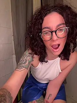 Strawberry queen91 online show from February 13, 2026, 6:15 pm