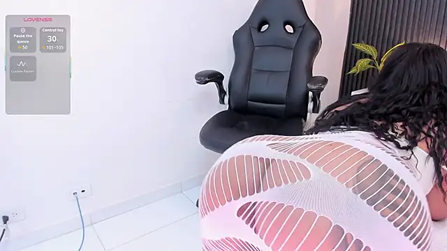 Snapshot of Madiee_Rhea chatting on February 18, 2026, 8:05 pm Madiee Rhea online show from February 18, 2026, 8:05 pm