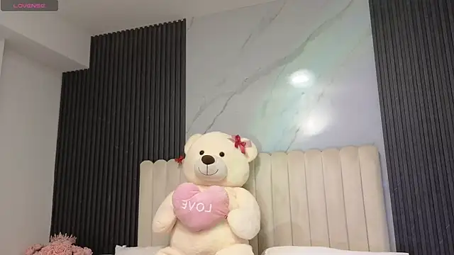 Snapshot of Madiee_Rhea chatting on July 10, 2026, 7:38 pm Madiee Rhea online show from July 10, 2026, 7:38 pm