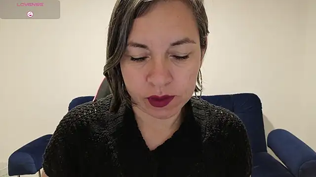 Lady breaks hearts online show from December 5, 2025, 10:35 am