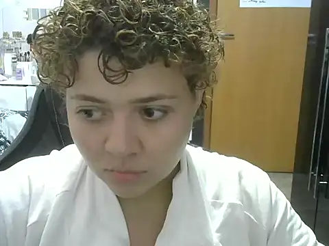 Snapshot of RuthBunny chatting on June 8, 2026, 8:09 pm RuthBunny online show from June 8, 2026, 8:09 pm