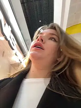 Snapshot of Holy_Tereza chatting on December 13, 2024, 6:05 pm Holy Tereza online show from December 13, 2024, 6:05 pm