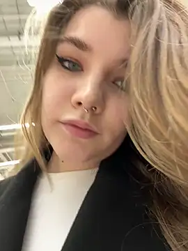 Snapshot of Holy_Tereza chatting on January 10, 2025, 2:34 pm Holy Tereza online show from January 10, 2025, 2:34 pm