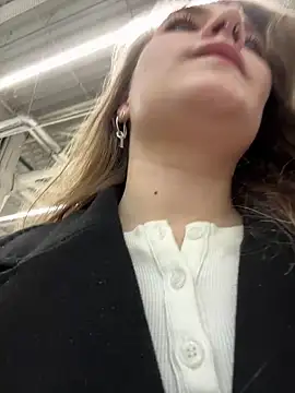 Snapshot of Holy_Tereza chatting on January 18, 2025, 3:16 pm Holy Tereza online show from January 18, 2025, 3:16 pm