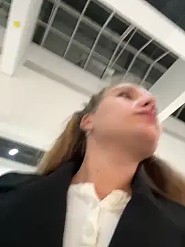 Snapshot of Holy_Tereza chatting on February 20, 2025, 5:40 pm Holy Tereza online show from February 20, 2025, 5:40 pm