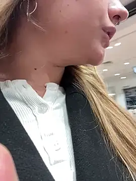 Snapshot of Holy_Tereza chatting on February 21, 2025, 6:15 pm Holy Tereza online show from February 21, 2025, 6:15 pm