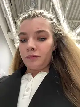 Snapshot of Holy_Tereza chatting on March 2, 2025, 3:16 pm Holy Tereza online show from March 2, 2025, 3:16 pm