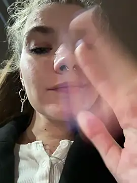 Snapshot of Holy_Tereza chatting on March 4, 2025, 3:15 pm Holy Tereza online show from March 4, 2025, 3:15 pm