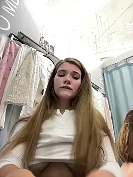 Snapshot of Holy_Tereza chatting on March 4, 2025, 6:18 pm Holy Tereza online show from March 4, 2025, 6:18 pm