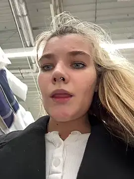 Snapshot of Holy_Tereza chatting on March 5, 2025, 3:18 pm Holy Tereza online show from March 5, 2025, 3:18 pm