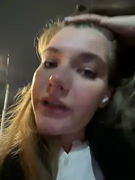 Snapshot of Holy_Tereza chatting on March 7, 2025, 3:18 pm Holy Tereza online show from March 7, 2025, 3:18 pm