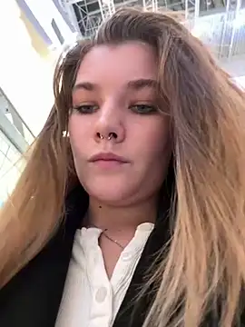 Snapshot of Holy_Tereza chatting on March 19, 2025, 6:23 pm Holy Tereza online show from March 19, 2025, 6:23 pm