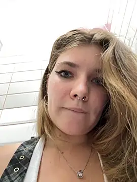 Snapshot of Holy_Tereza chatting on September 16, 2025, 3:35 pm Holy Tereza online show from September 16, 2025, 3:35 pm