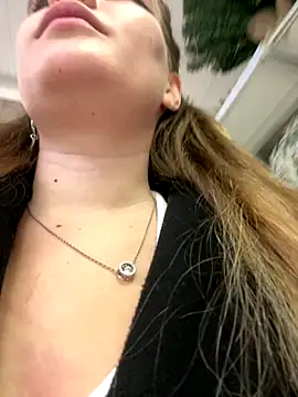 Snapshot of Holy_Tereza chatting on October 25, 2025, 3:40 pm Holy Tereza online show from October 25, 2025, 3:40 pm