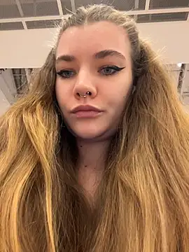 Snapshot of Holy_Tereza chatting on February 3, 2026, 3:50 pm Holy Tereza online show from February 3, 2026, 3:50 pm