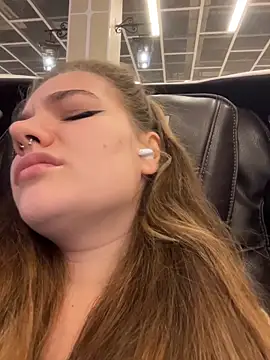 Snapshot of Holy_Tereza chatting on February 22, 2026, 3:43 pm Holy Tereza online show from February 22, 2026, 3:43 pm