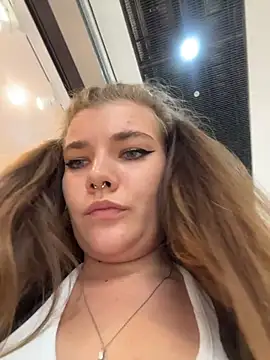Snapshot of Holy_Tereza chatting on June 30, 2026, 3:35 pm Holy Tereza online show from June 30, 2026, 3:35 pm