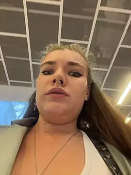 Snapshot of Holy_Tereza chatting on July 5, 2026, 3:41 pm Holy Tereza online show from July 5, 2026, 3:41 pm