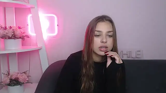 MilanaAngelAs online show from October 18, 2025, 4:37 am