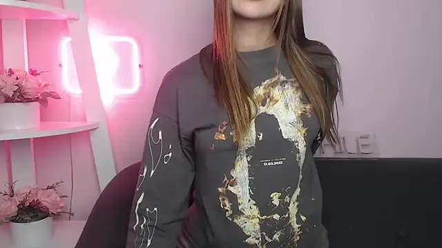 MilanaAngelAs online show from November 16, 2025, 6:13 pm