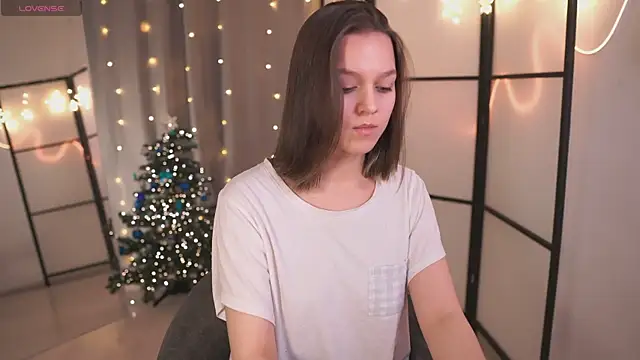 Snapshot of Addelin_Moon chatting on December 18, 2024, 7:19 pm Addelin Moon online show from December 18, 2024, 7:19 pm