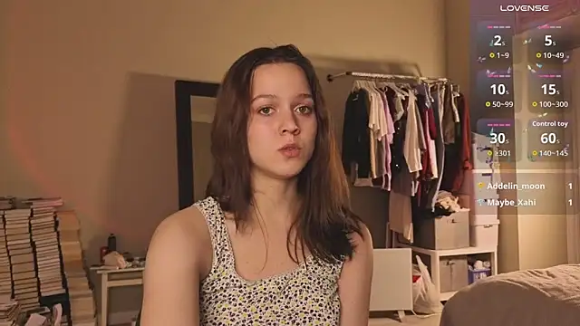 Snapshot of Addelin_Moon chatting on November 22, 2025, 7:24 pm Addelin Moon online show from November 22, 2025, 7:24 pm