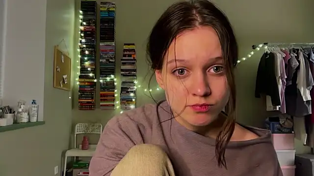 Snapshot of Addelin_Moon chatting on March 1, 2026, 9:17 pm Addelin Moon online show from March 1, 2026, 9:17 pm