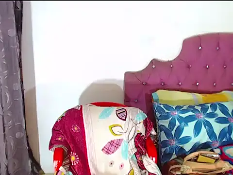 KandyHot  online show from March 8, 2025, 4:28 pm