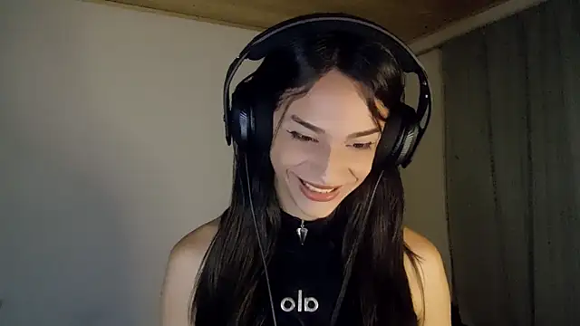 Dollbehavior  online show from November 28, 2025, 3:42 am