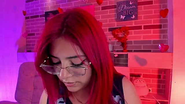 Rousse Collinss online show from February 25, 2025, 3:42 am