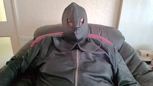 Snapshot of Leatherman63 chatting on July 4, 2026, 6:19 am Leatherman63 online show from July 4, 2026, 6:19 am