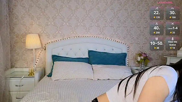 Kaia Sunshine Mia online show from October 5, 2025, 7:07 am