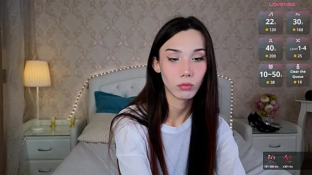 Kaia Sunshine Mia online show from November 6, 2025, 9:43 am