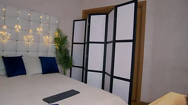 NicoleRosss online show from February 3, 2025, 10:03 am