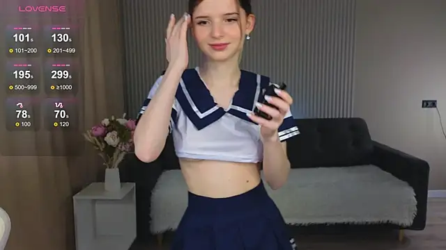 sofia  home online show from November 13, 2025, 3:27 am