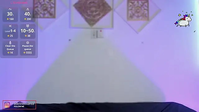 AdelineEvanss online show from December 13, 2024, 9:46 am