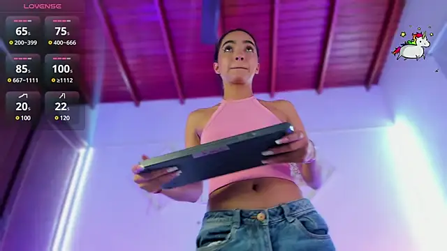 AdelineEvanss online show from December 28, 2024, 3:37 am