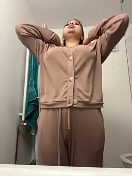 AllysonK online show from December 22, 2025, 12:02 pm