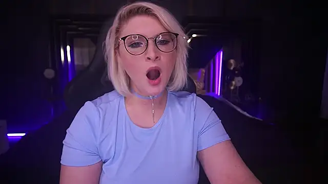 CoolTatis online show from March 12, 2025, 9:03 pm