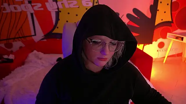 CoolTatis online show from February 2, 2026, 9:13 pm