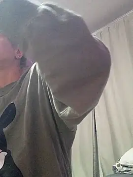 Snapshot of BritneyHudson chatting on November 24, 2025, 3:39 am BritneyHudson online show from November 24, 2025, 3:39 am