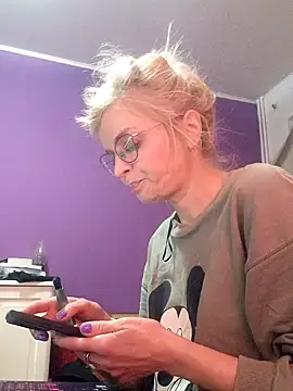 BritneyHudson online show from March 1, 2026, 6:54 pm