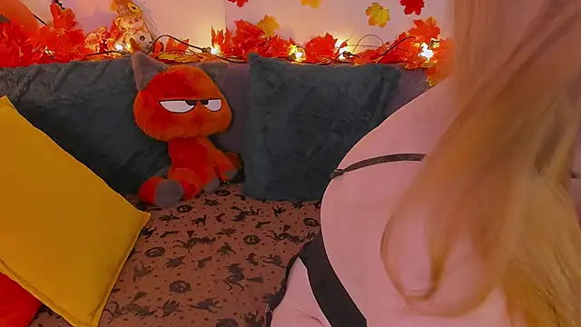 Tori the witch online show from November 2, 2025, 8:06 am