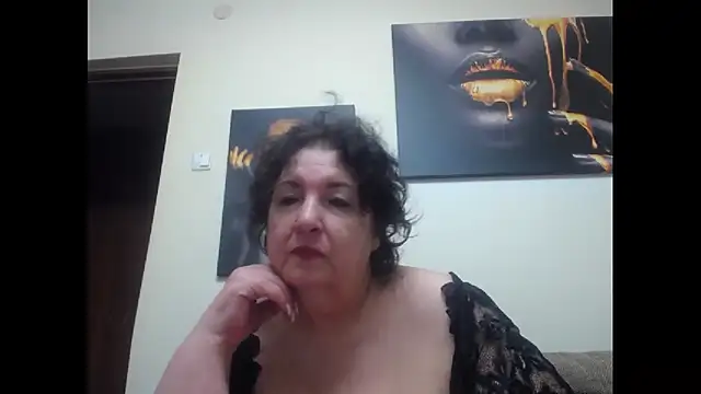 Snapshot of maturekorine chatting on September 13, 2025, 5:35 pm maturekorine online show from September 13, 2025, 5:35 pm