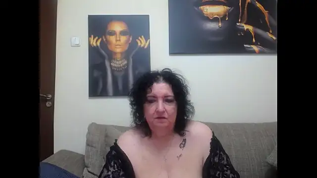 maturekorine online show from May 18, 2026, 2:12 pm