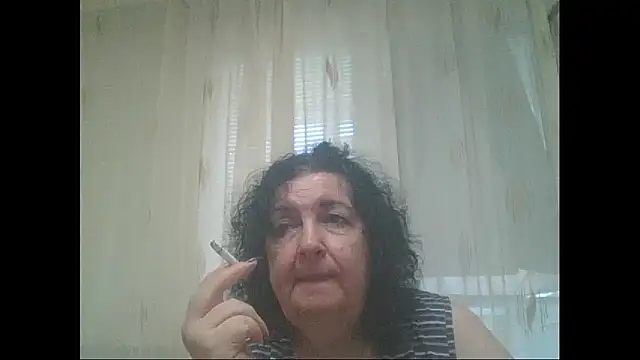 Snapshot of maturekorine chatting on June 19, 2026, 5:06 pm maturekorine online show from June 19, 2026, 5:06 pm