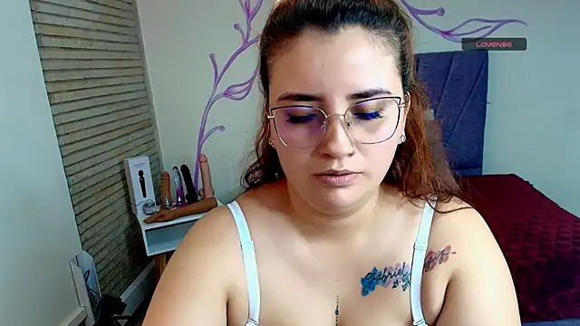 ZaraNolimits  online show from December 2, 2024, 10:34 pm