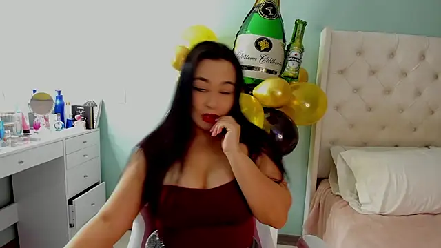 sharon leone26 online show from September 21, 2025, 2:02 am