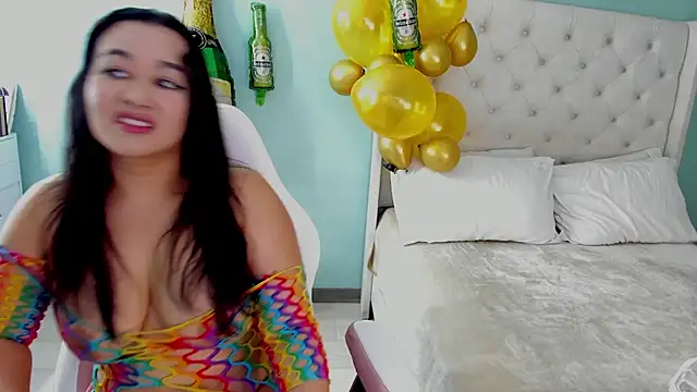 sharon leone26 online show from September 24, 2025, 4:27 am