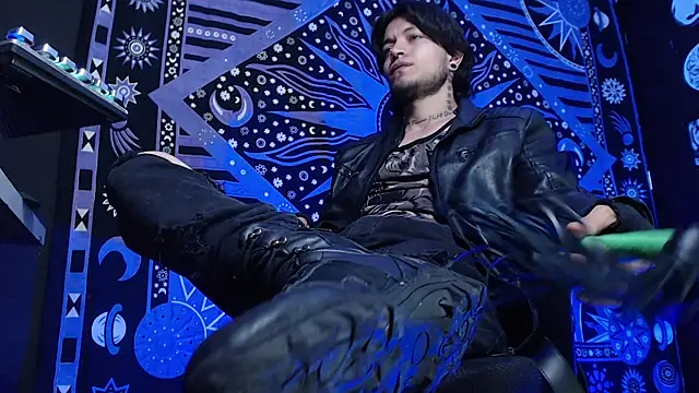 Dicaprioo  online show from February 15, 2025, 7:06 pm